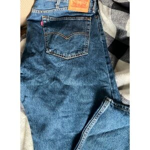 Men’s nice Levi’s never worn 38x32